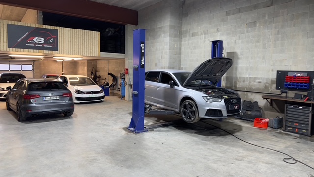 Intérieur du garage de KB Cars à Remouchamps (Aywaille) en Belgique